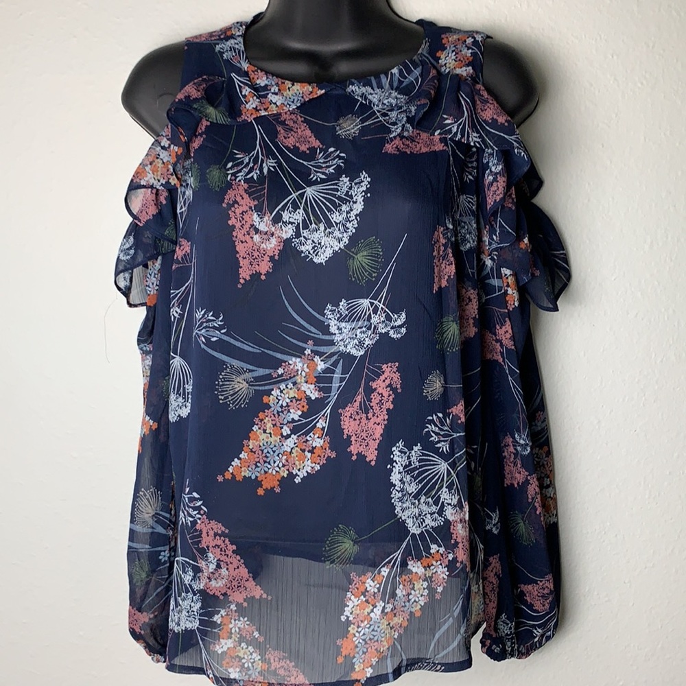 💥3 FOR $12💥cold shoulder long sleeves top Size S